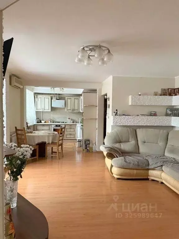 4-к кв. Омская область, Омск Харьковская ул., 19 (104.9 м) - Фото 1