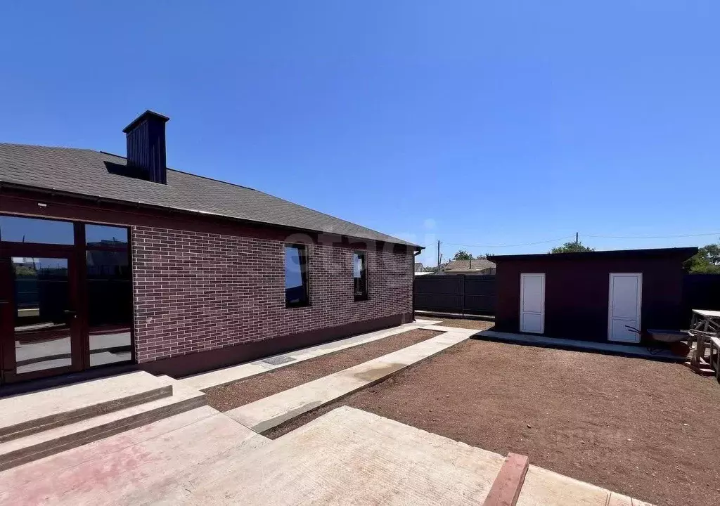 Дом в Крым, Сакский район, с. Молочное ул. Учительская, 10 (109 м) - Фото 1