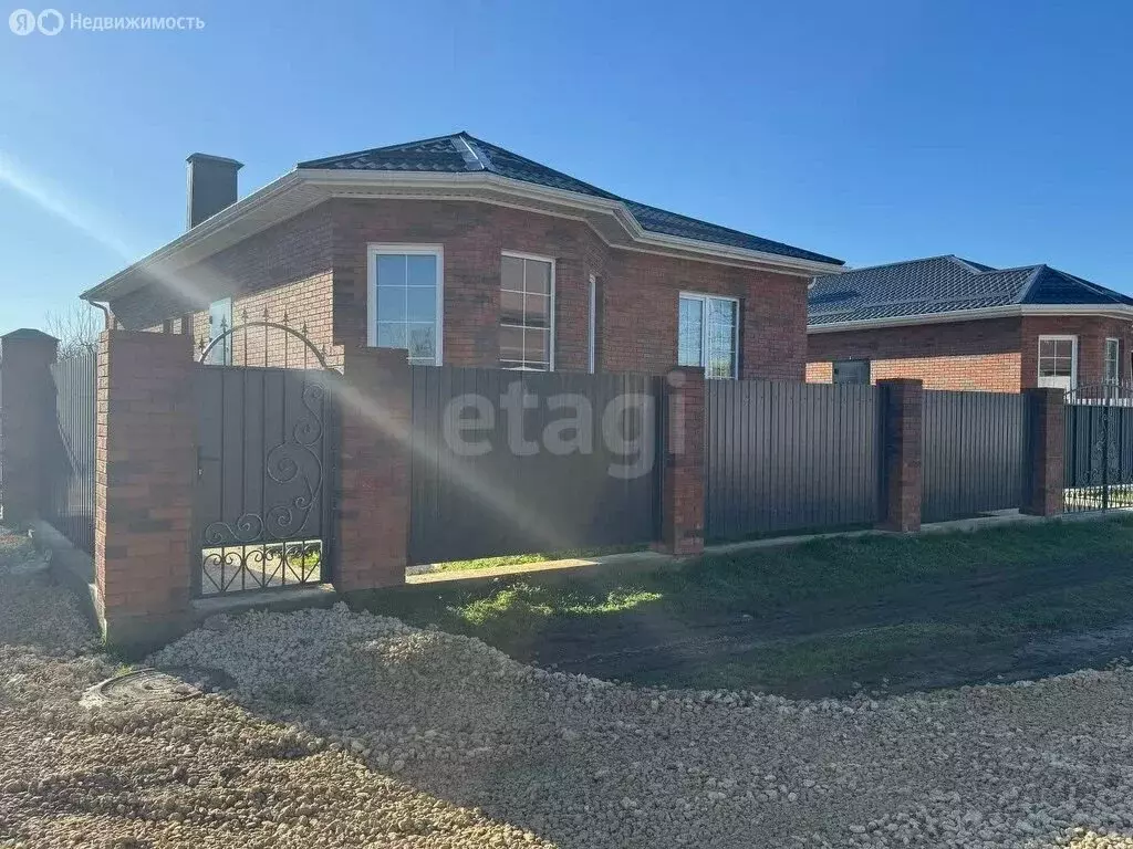 Дом в Гостагаевская, улица 8 Марта (100 м) - Фото 1