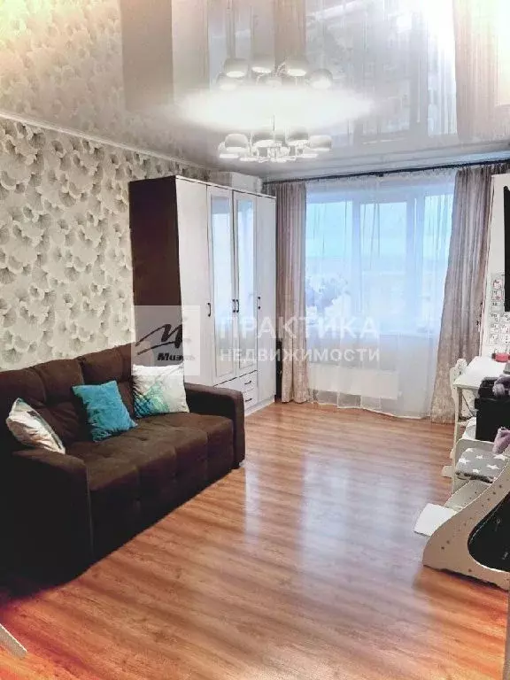 Продается 3-комнатная квартира - Фото 1