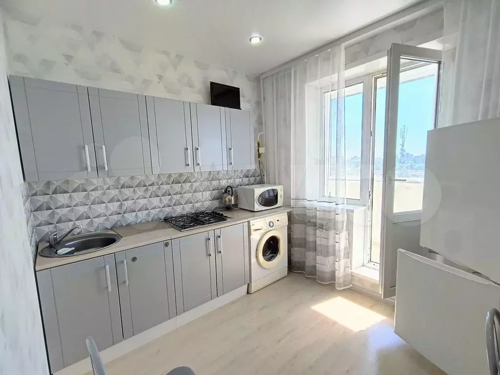 1-к. квартира, 38 м, 8/9 эт. - Фото 0