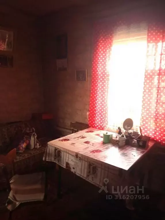 Дом в Брянская область, Навлинский район, Чичковское с/пос, с. Бутре ... - Фото 1