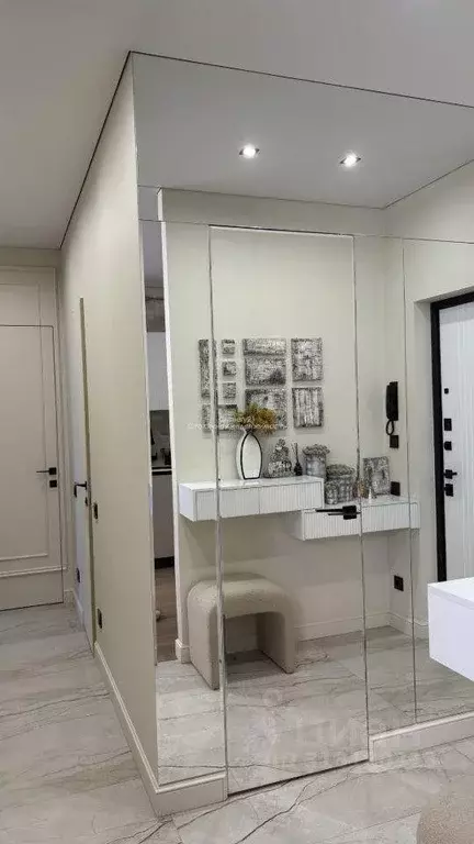 Квартира, 3 комнаты, 63.1 м - Фото 0