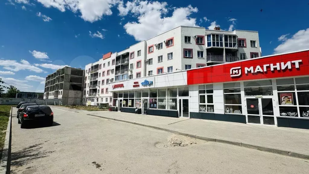 помещение в п.горьковский, рядом с магнитом,150 м - Фото 1