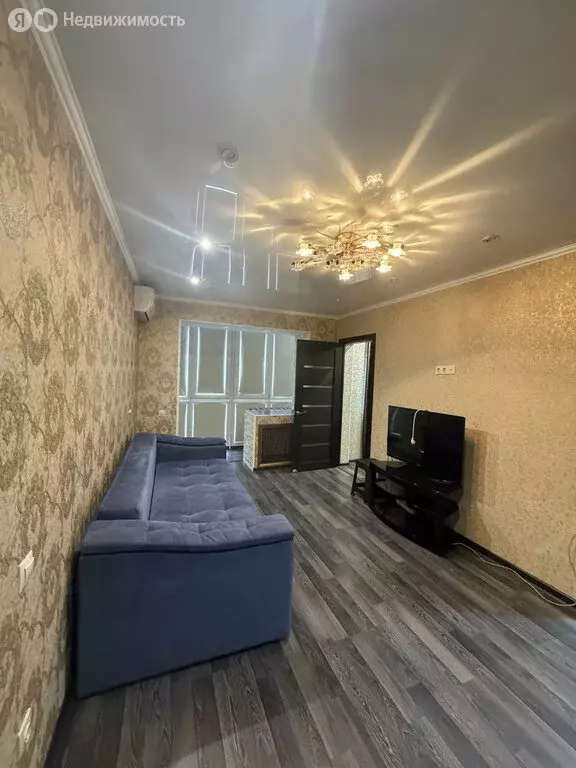 3-комнатная квартира: Астрахань, улица Савушкина, 32 (60 м) - Фото 1