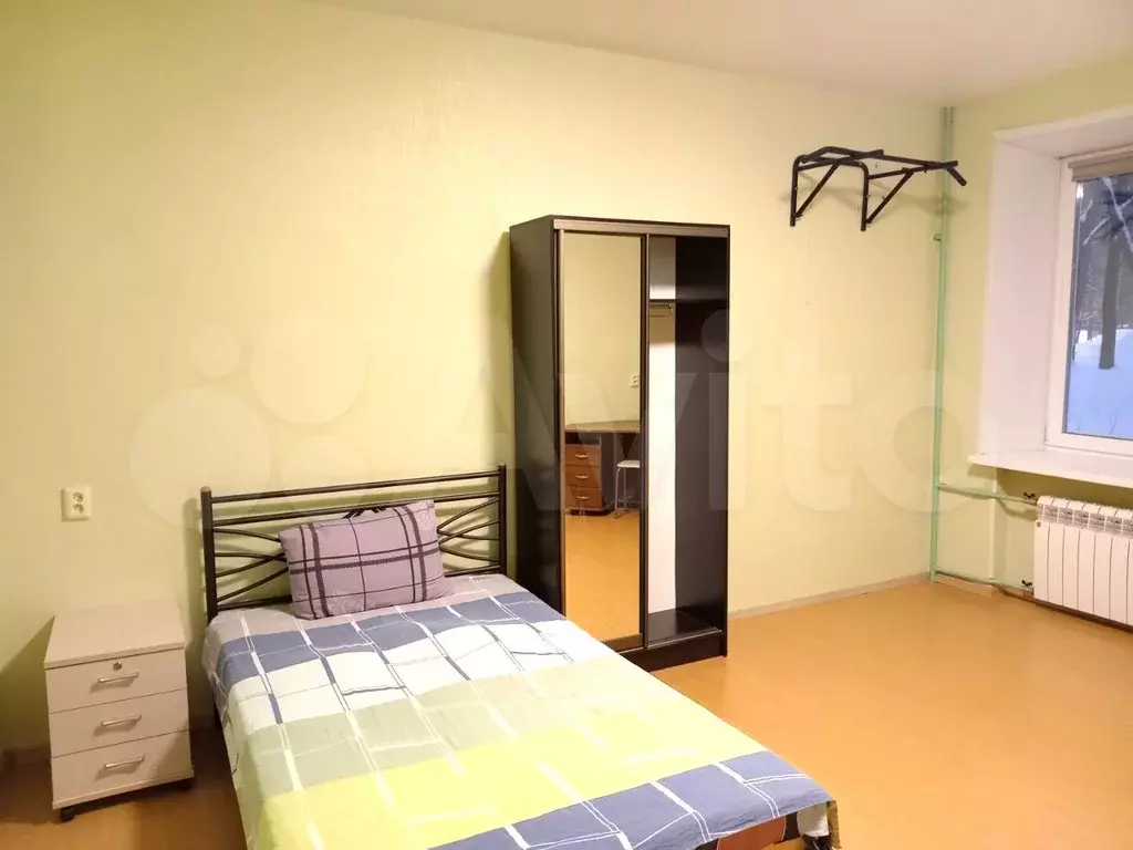 Комната 22 м в 3-к., 2/4 эт. - Фото 0