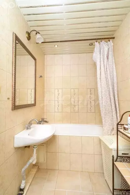 3-комнатная квартира: Тюмень, улица Щербакова, 96 (61 м) - Фото 0