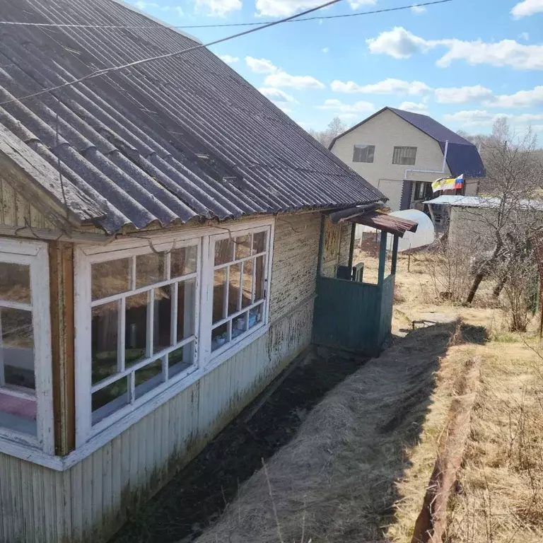 Дом в Ленинградская область, Лужский район, Толмачево городской ... - Фото 1