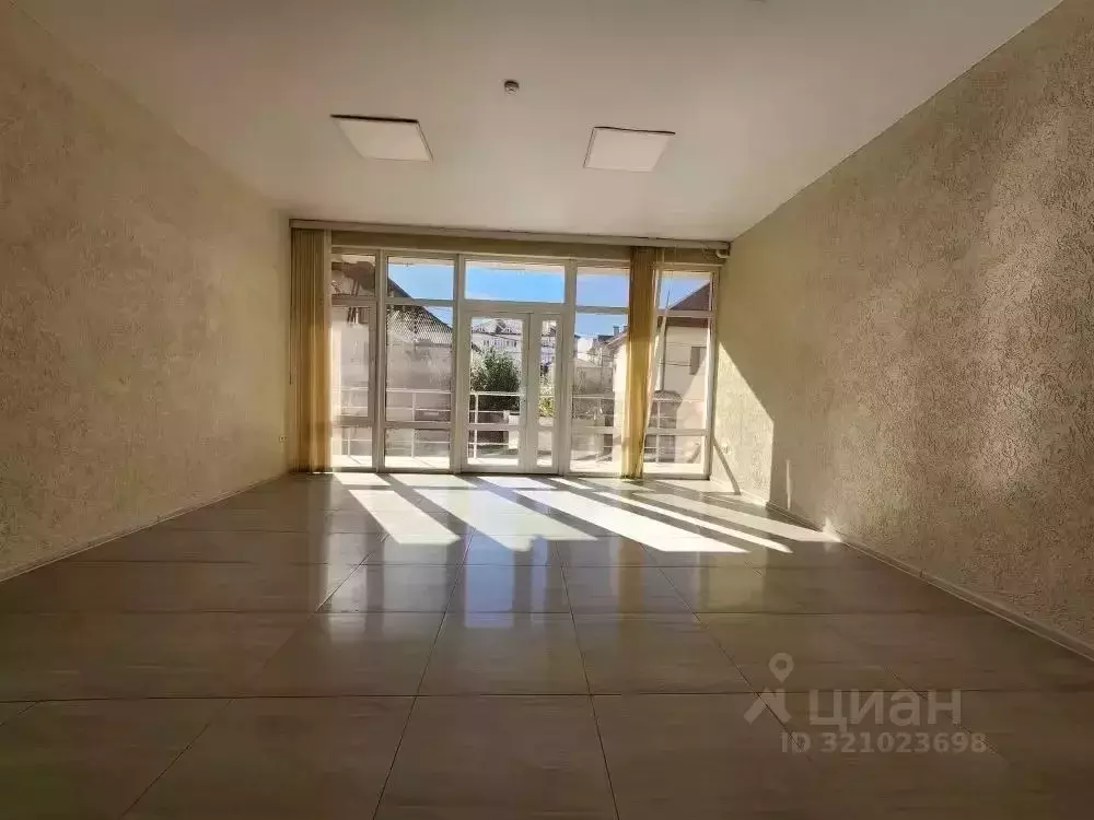 Офис в Краснодарский край, Геленджик ул. Прасковеевская, 19 (52 м) - Фото 1