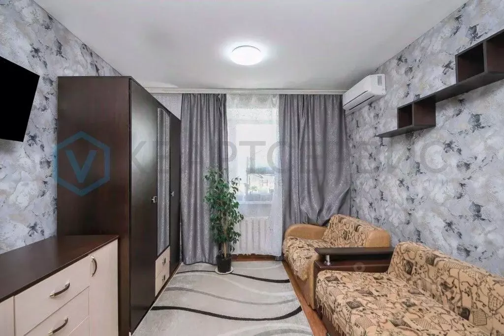 Комната Омская область, Омск ул. Декабристов, 157 (17.9 м) - Фото 1