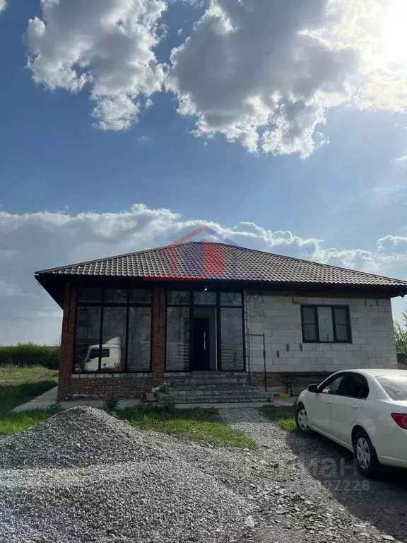 Дом в Белгородская область, Старооскольский городской округ, с. ... - Фото 0