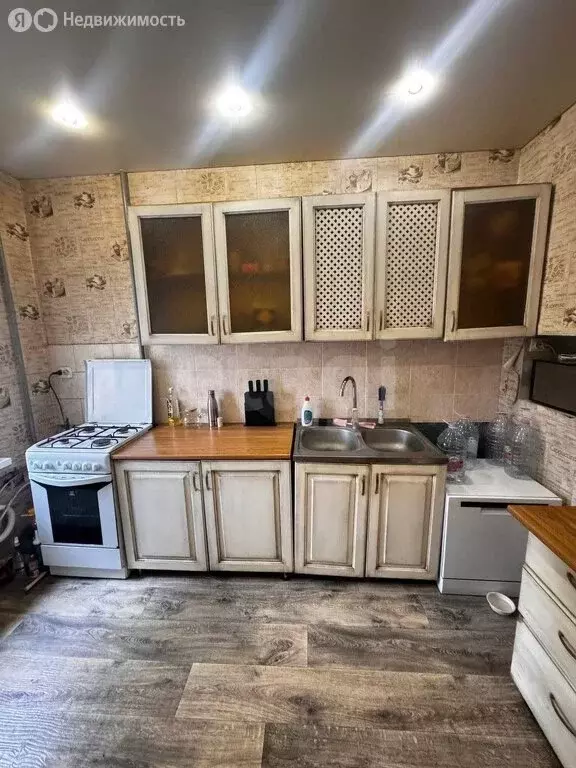 3-комнатная квартира: Белгород, улица Губкина, 29 (60 м) - Фото 0