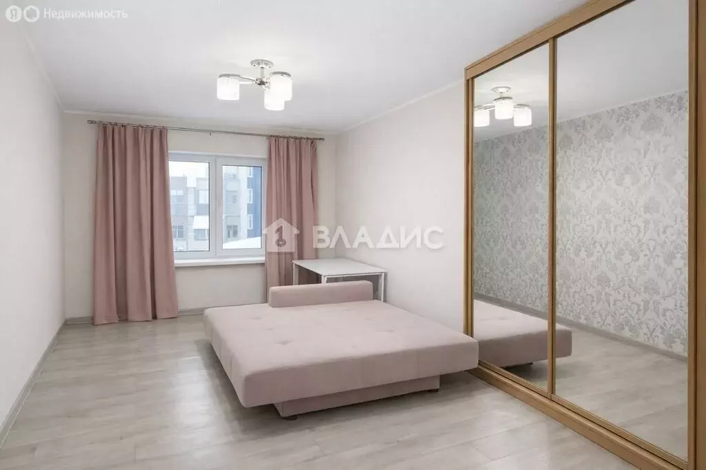 3-комнатная квартира: Пермь, улица Революции, 38 (57 м) - Фото 1