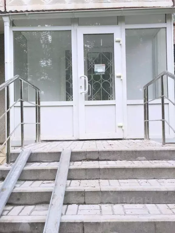 Помещение свободного назначения в Курская область, Железногорск ул. ... - Фото 1