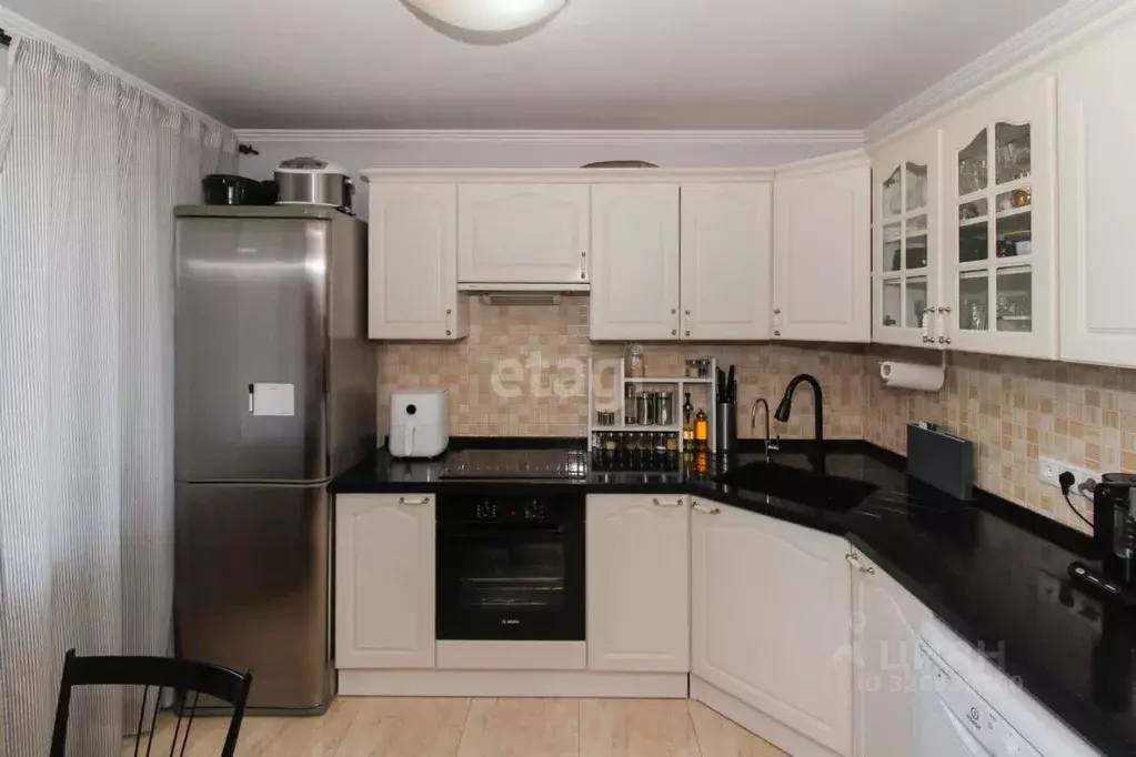 3-к кв. Тюменская область, Тюмень ул. Федюнинского, 7а (59.5 м) - Фото 0