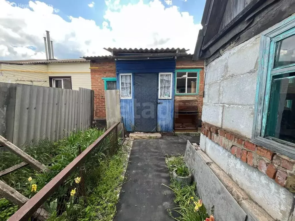 Дом в Белгородская область, рабочий посёлок Прохоровка, улица Карла ... - Фото 1