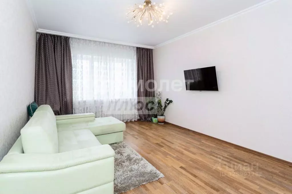 2-к кв. Тюменская область, Тюмень ул. Шиллера, 46к3 (98.0 м) - Фото 0