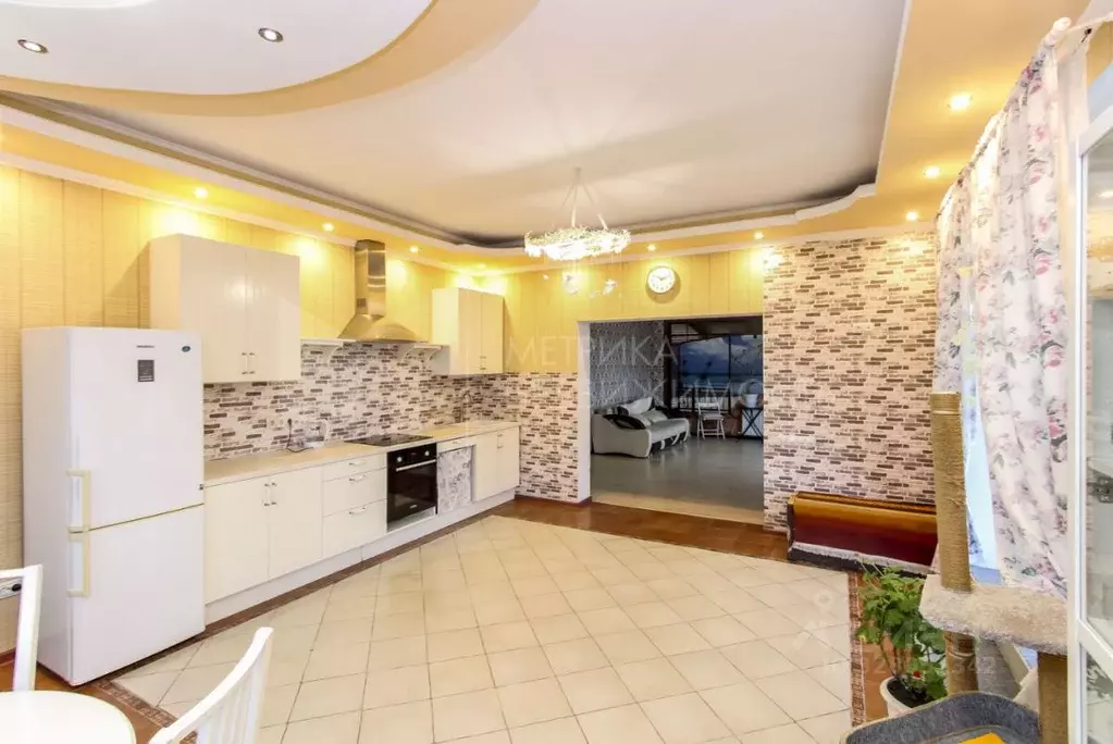 Коттедж в Тюменская область, Тюмень ул. Армизонская, 30 (204 м) - Фото 1