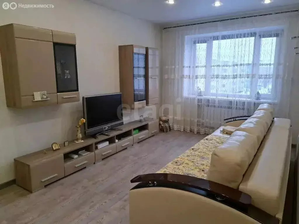 3-комнатная квартира: Новый Уренгой, улица Геологоразведчиков, 16 (69 ... - Фото 2