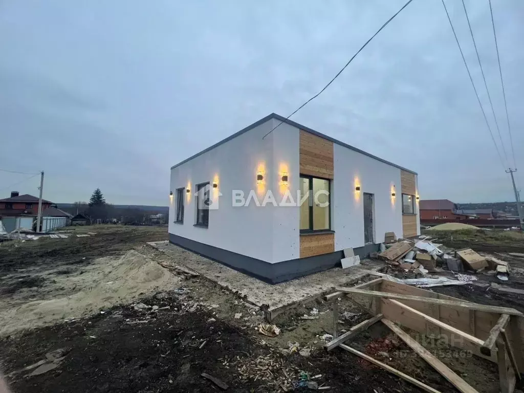 Дом в Пензенская область, Пензенский район, Засечный сельсовет, с. ... - Фото 1