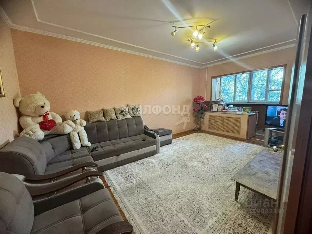 2-к кв. Астраханская область, Астрахань Румынская ул., 11 (64.0 м) - Фото 0
