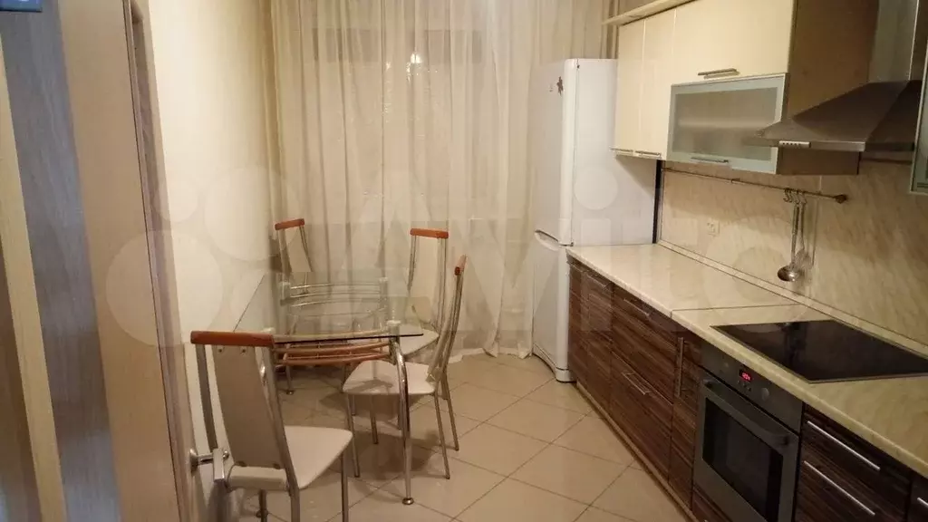 1-к. квартира, 42 м, 2/8 эт. - Фото 0