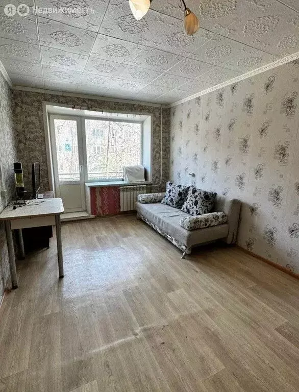 1-комнатная квартира: посёлок городского типа Петра Дубрава, улица ... - Фото 2