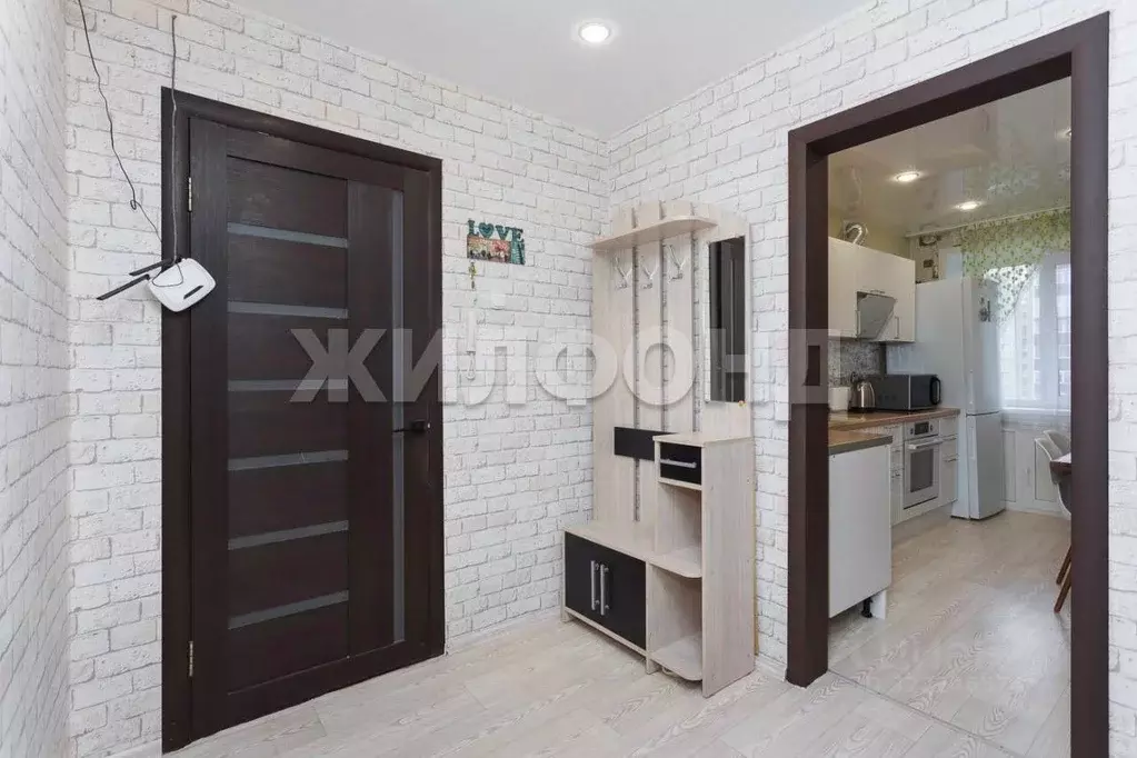 3-к кв. Новосибирская область, Бердск ул. Красная Сибирь, 110 (65.7 м) - Фото 1