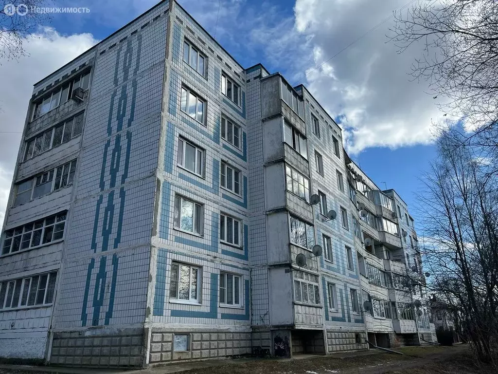 3-комнатная квартира: Запрудня, Первомайская улица, 12 (68 м) - Фото 0