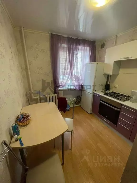 2-к кв. Волгоградская область, Волгоград ул. Им. Циолковского, 24 ... - Фото 0