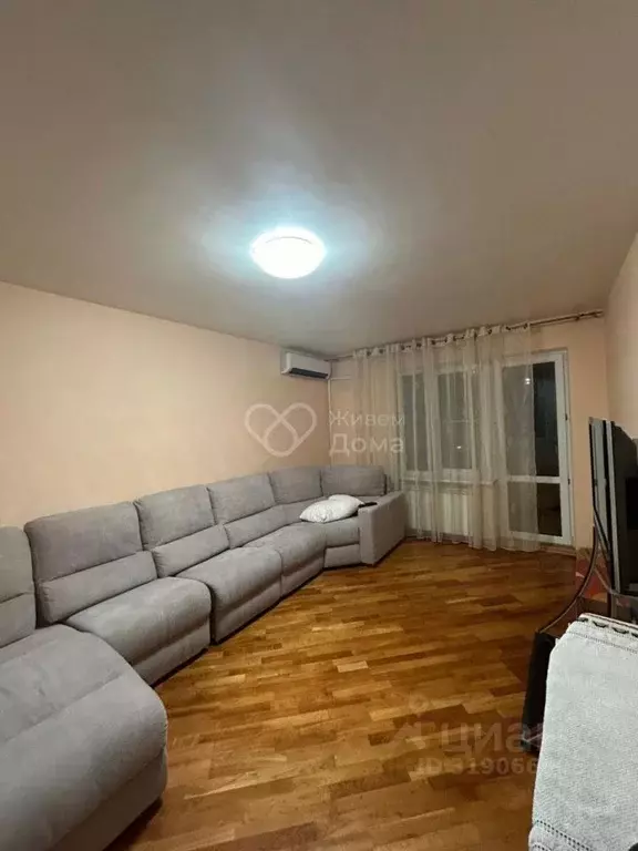 3-к кв. Волгоградская область, Волгоград ул. Хользунова, 18/1 (88.9 м) - Фото 0