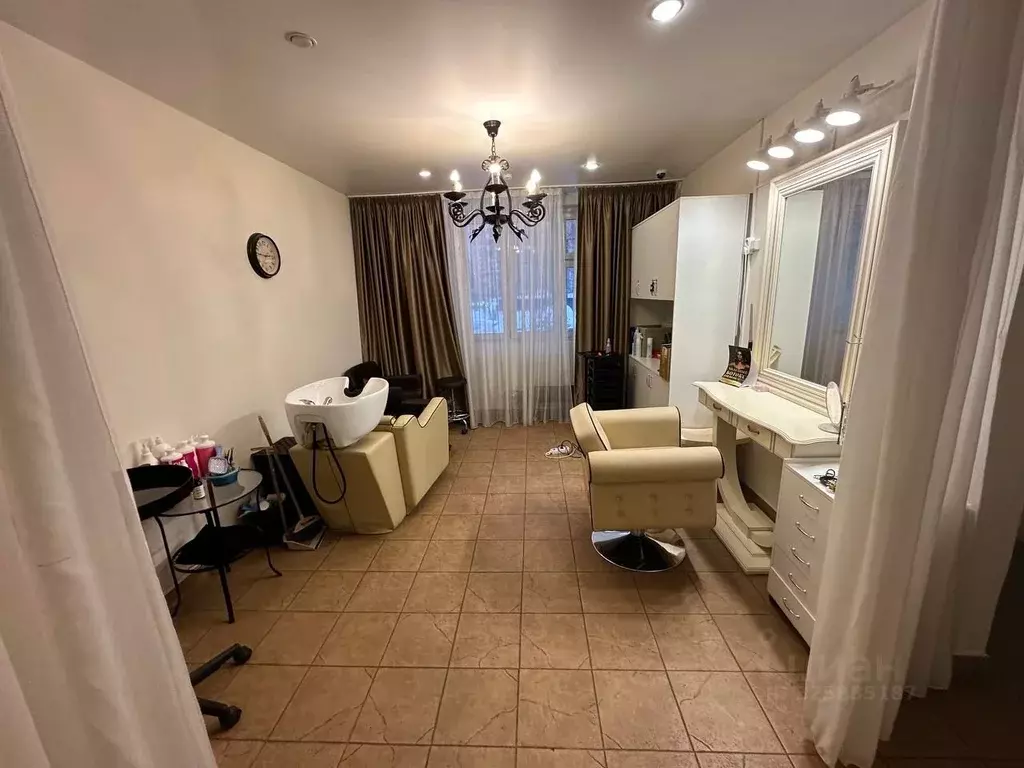 Помещение свободного назначения в Московская область, Красногорск бул. ... - Фото 0