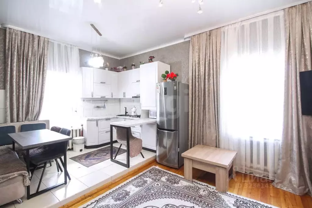 Дом в Алтайский край, Барнаул ВРЗ мкр, ул. 8 Марта, 36 (242 м) - Фото 1