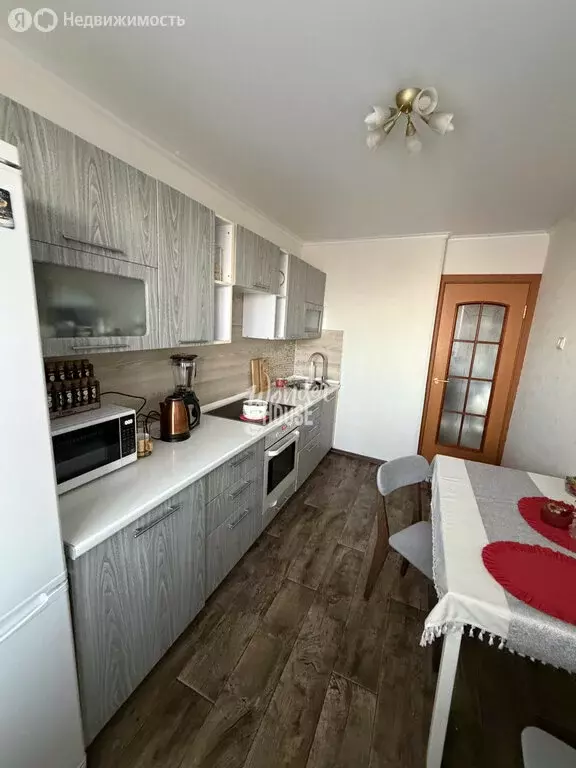 3-комнатная квартира: Тюмень, Флотская улица, 11 (69.4 м) - Фото 2