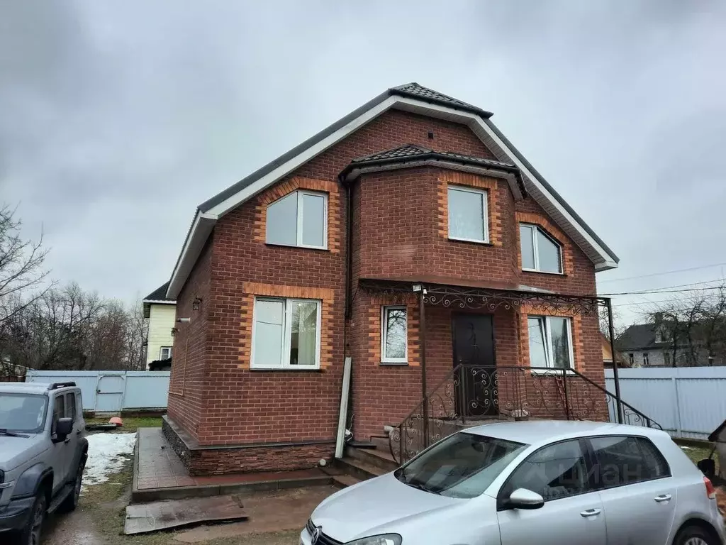 Дом в Ленинградская область, Гатчина ул. Матвеева, 50 (160 м) - Фото 1