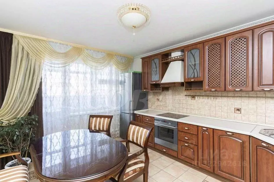 3-к кв. Тюменская область, Тюмень ул. Николая Семенова, 33 (90.0 м) - Фото 2