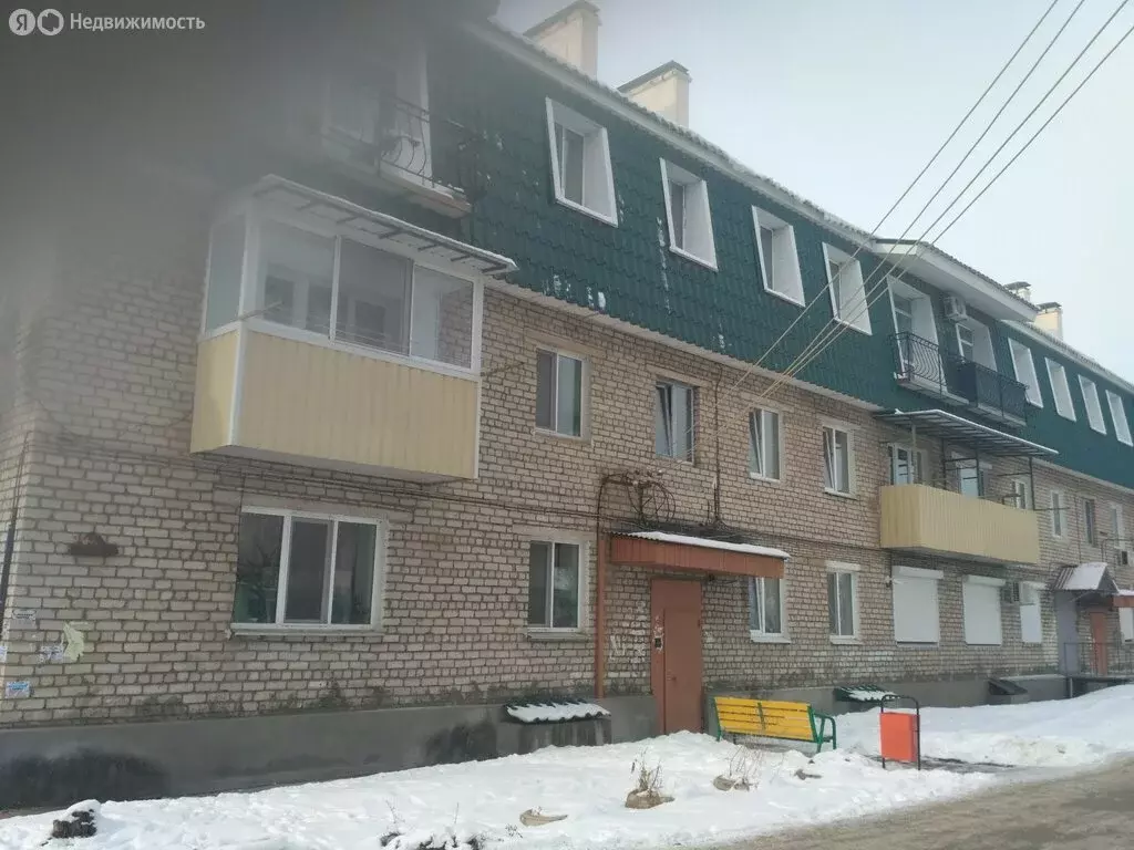 3-комнатная квартира: село Чугуевка, улица 50 лет Октября, 171А (57.9 ... - Фото 1