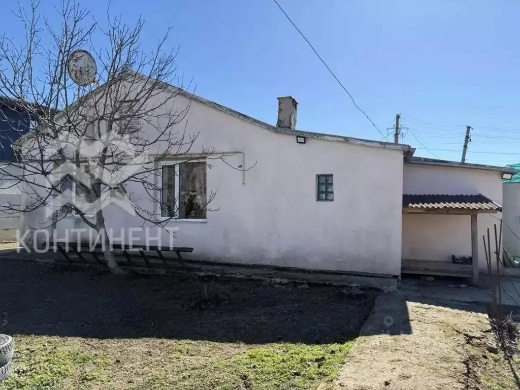 Дом в Крым, Сакский район, с. Уютное, Прибой СПК ул. Садовая, 26 (102 ... - Фото 2