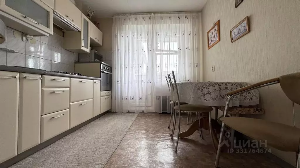 3-к кв. Псковская область, Псков Юбилейная ул., 85А (73.6 м) - Фото 1