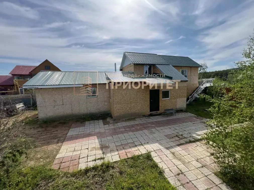 Дом в Саха (Якутия), Якутск ул. Пилотов, 58/3 (145 м) - Фото 1