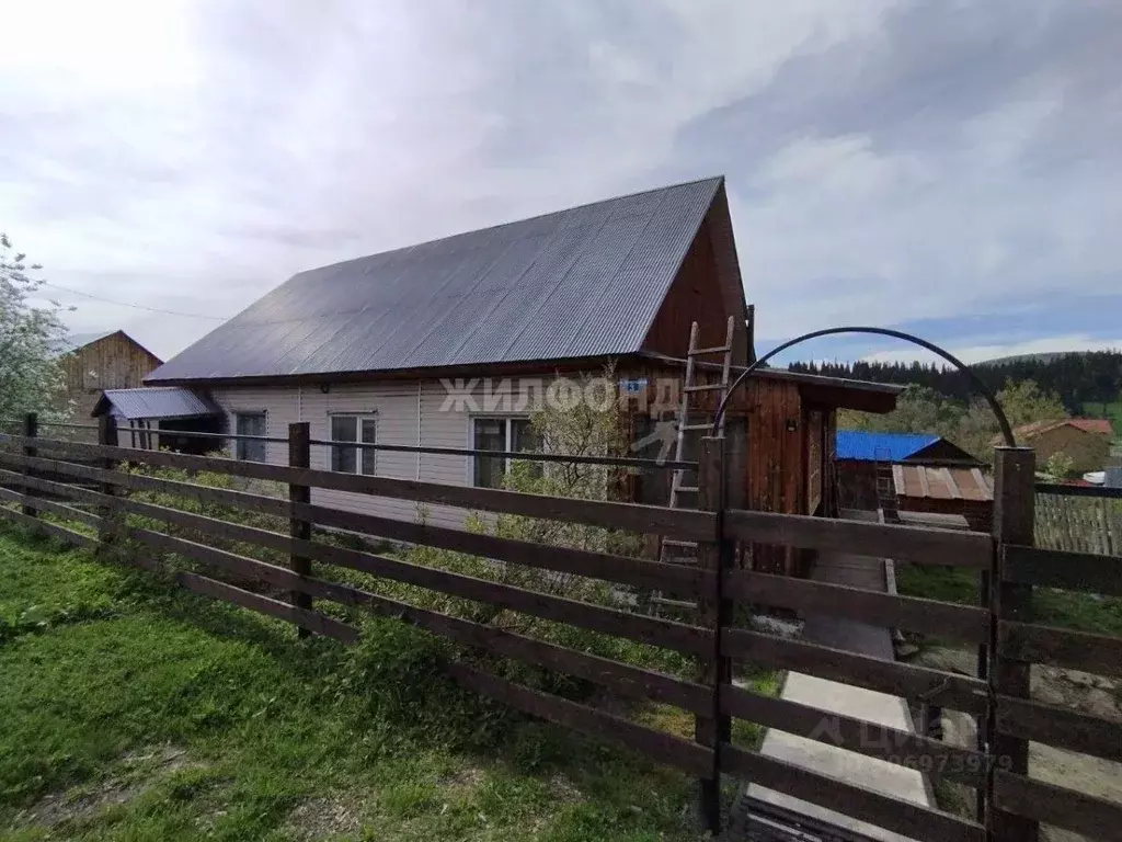 Дом в Кемеровская область, Таштагольский район, Спасское городское ... - Фото 0