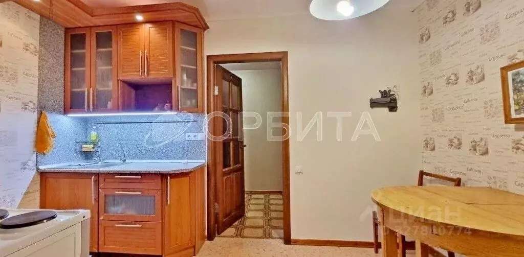 2-к кв. Тюменская область, Тюмень 6-й мкр, ул. Валерии Гнаровской, 7 ... - Фото 1