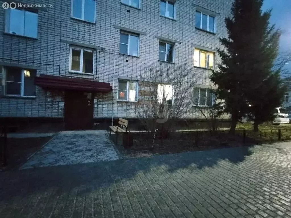 3-комнатная квартира: Горно-Алтайск, улица Григория Чорос-Гуркина, 47 ... - Фото 0
