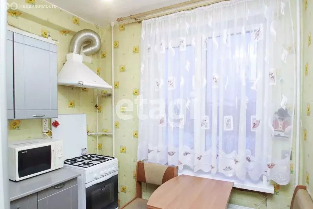 3-комнатная квартира: Ялуторовск, Заводоуковская улица, 2 (56.8 м) - Фото 1