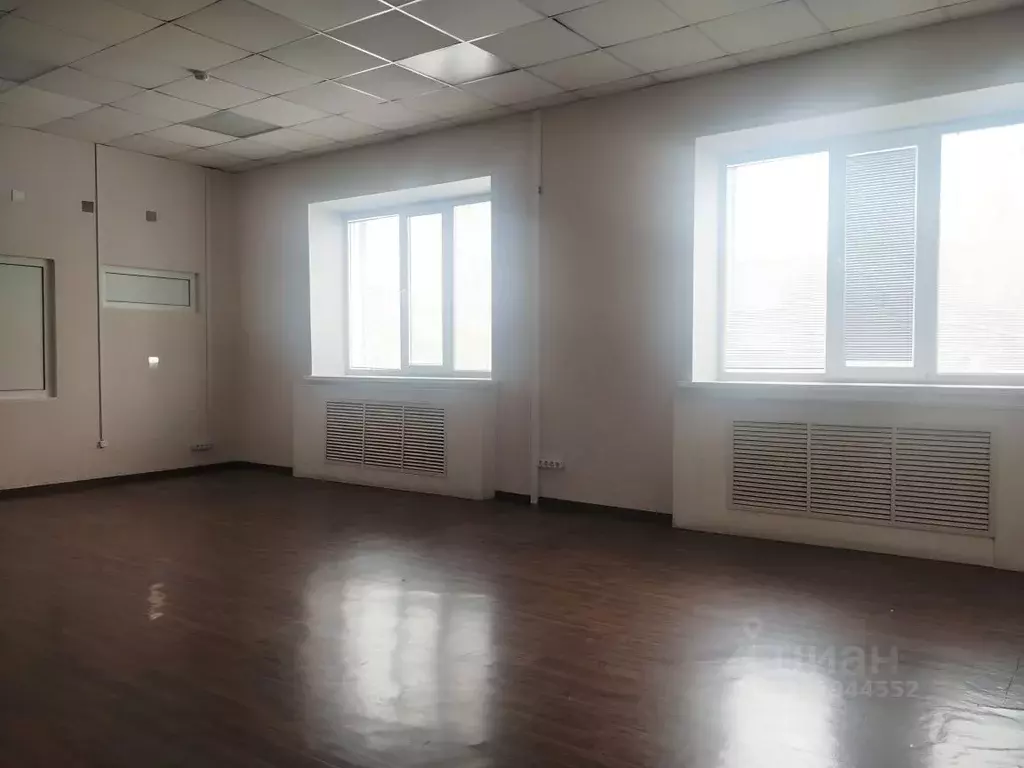 Офис в Новосибирская область, Новосибирск Танковая ул., 72 (46 м) - Фото 1