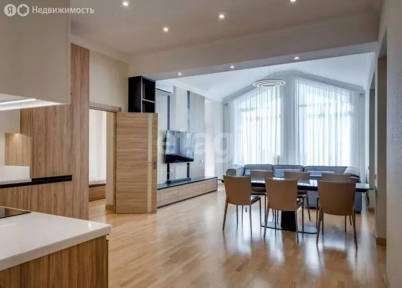 3-комнатная квартира: Ялта, Поселковая улица, 10 (130 м) - Фото 1