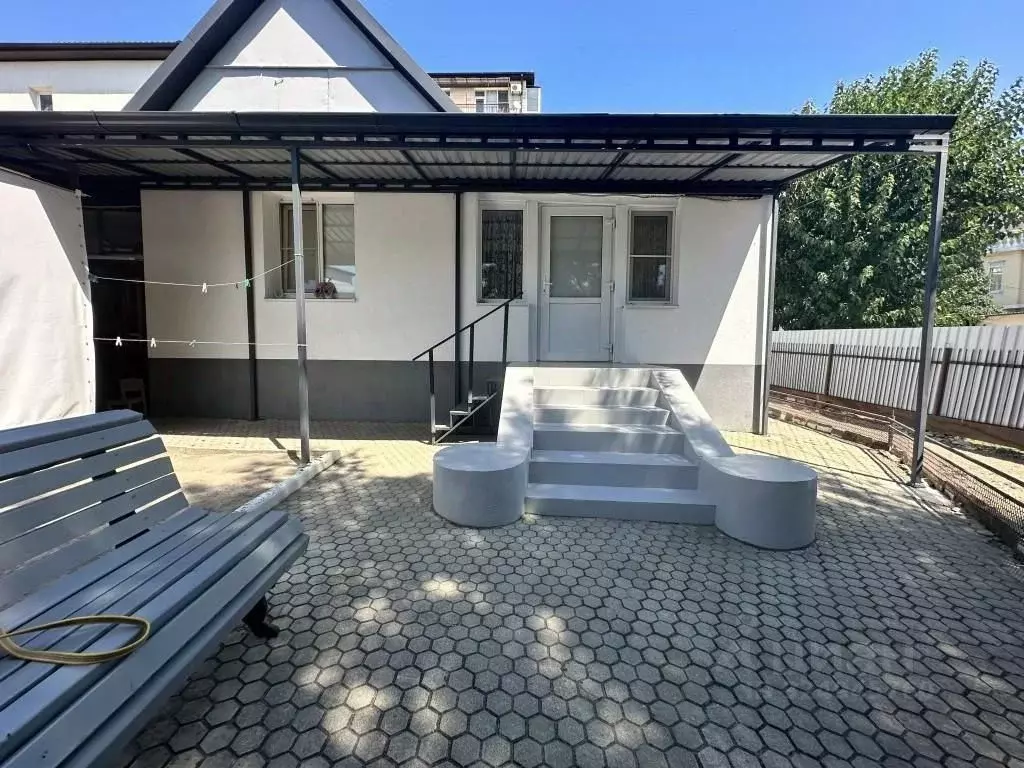 Дом в Краснодарский край, Геленджик ул. Красных Партизан, 57 (72 м) - Фото 1