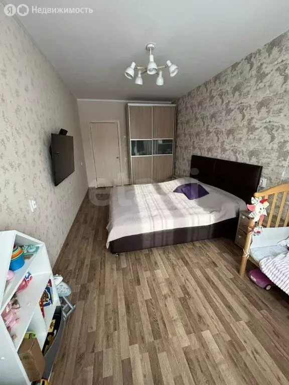 2-комнатная квартира: Челябинск, улица Братьев Кашириных, 131Б (56 м) - Фото 1