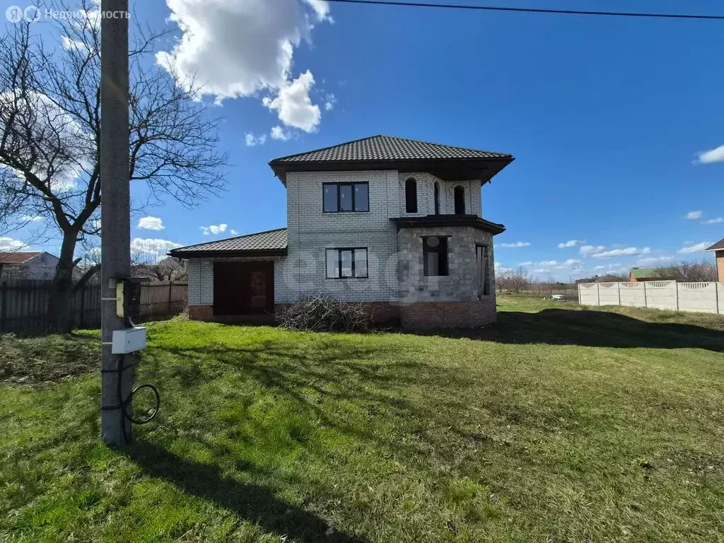 Дом в Белгород, улица Анощенко (180 м) - Фото 1