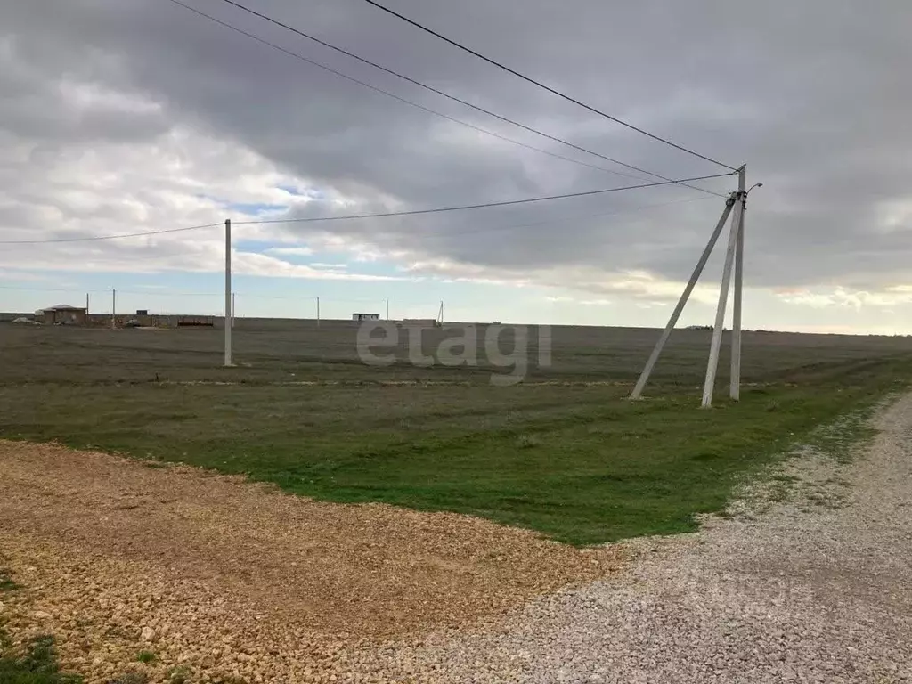 Участок в Крым, Сакский район, с. Уютное ул. Тенистая (6.0 сот.) - Фото 1